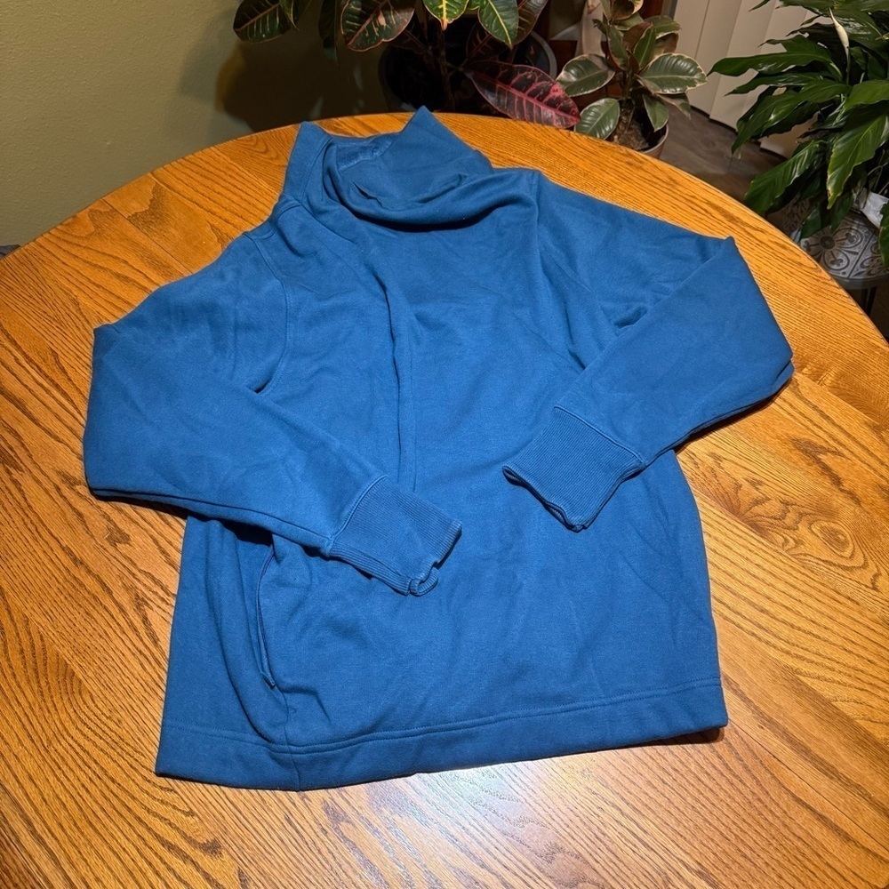 Athleta Sweater Size Large